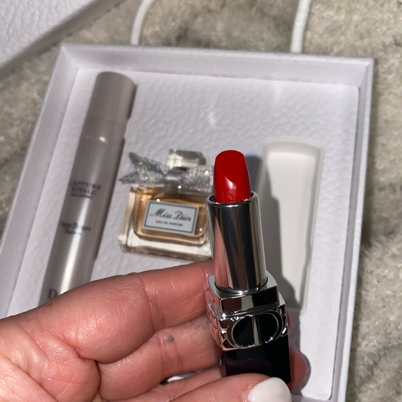 Miss Dior and cell energyy serum with lipstick - Picture 2 of 3